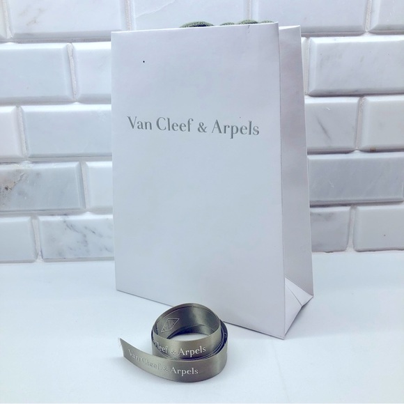 Authentic Small Van Cleef & Arpels gift bag, includes ribbon - Picture 3 of 3
